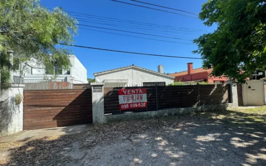 Casa Familiar con Gran Terreno en Carrasco