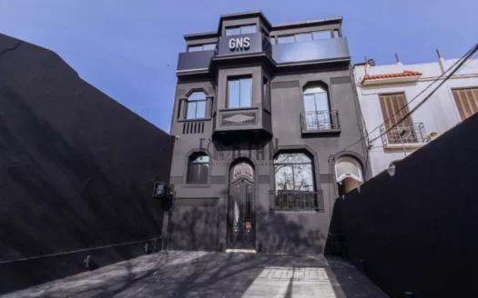 Casona Con 7 Dormitorios en Buceo