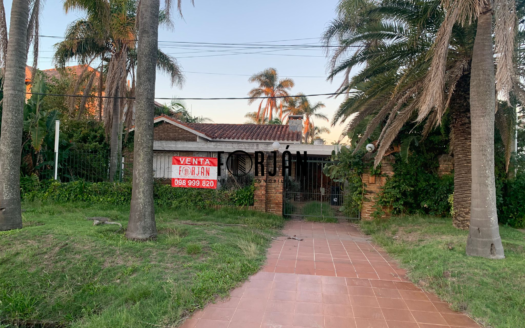 Inicio 1 Terreno con 2 Casas en San José de Carrasco